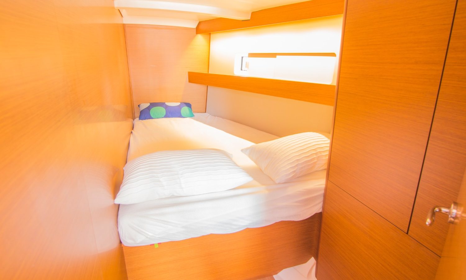 SO 440 CABINA PRUA DOPPIA E AMPIO ARMADIO LUMINOSA