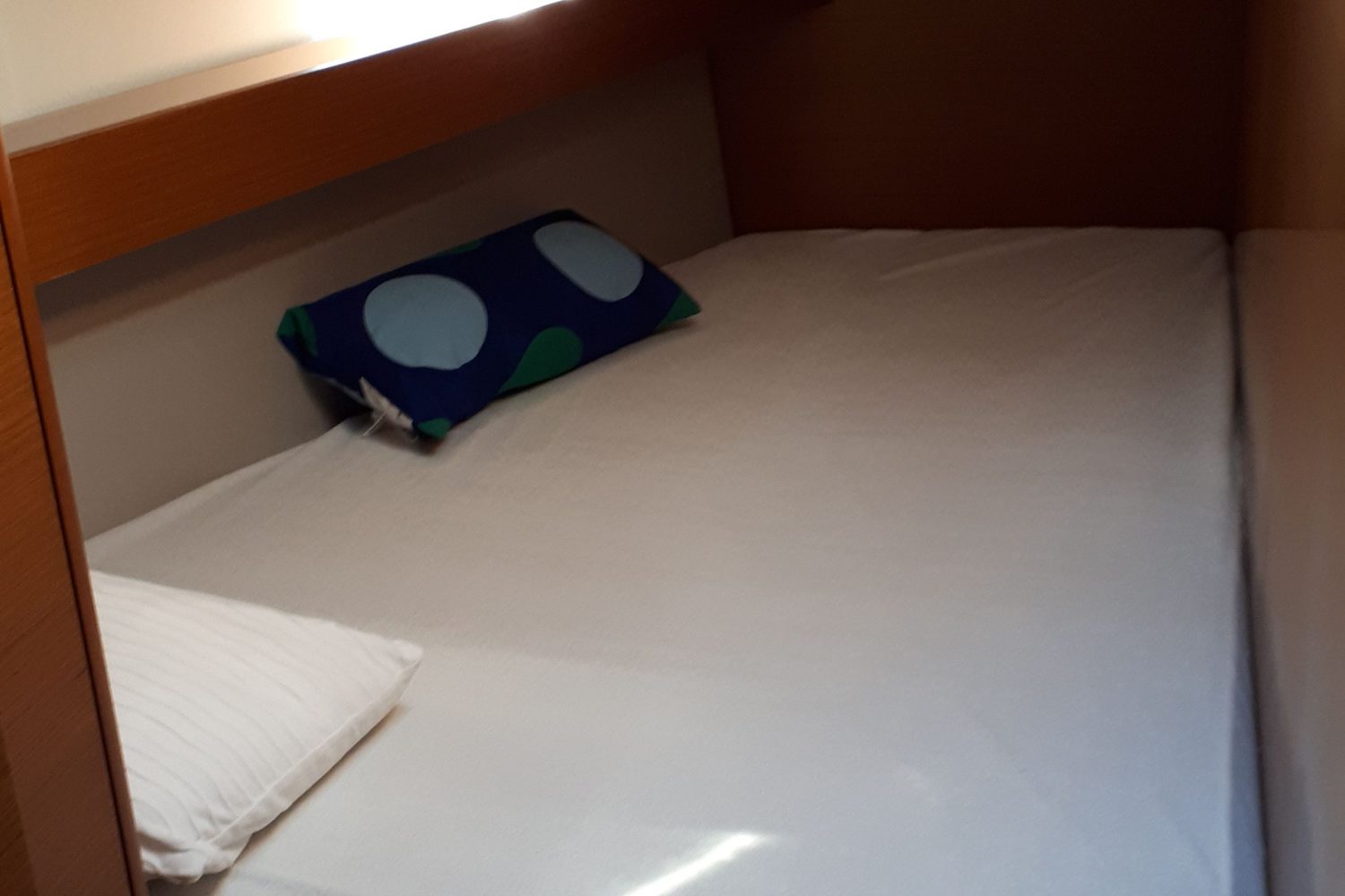 cabina prua sx vicino-min